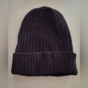 Alice + Olivia Black Ribbed Knit Beanie